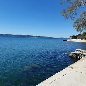 https://apartments-cambellezza.hotels-in-trogir.com